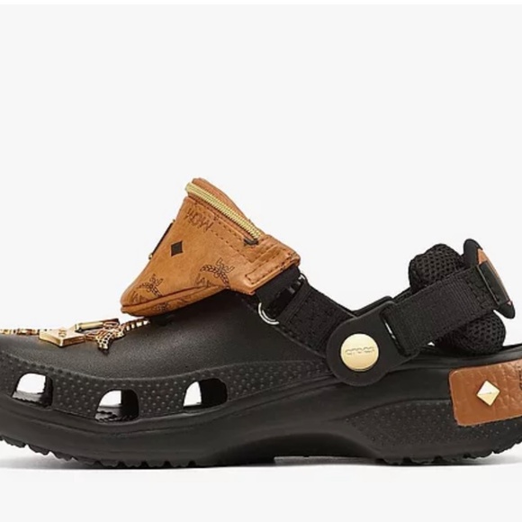 MCM x CROCS Clog w/ Belt Bag Bracelet - Picture 3 of 4